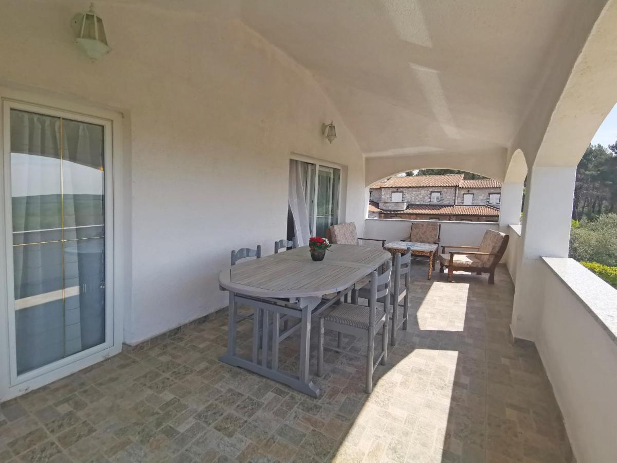 Sveti Lovreč Pazenatički Apartman Luna מראה חיצוני תמונה